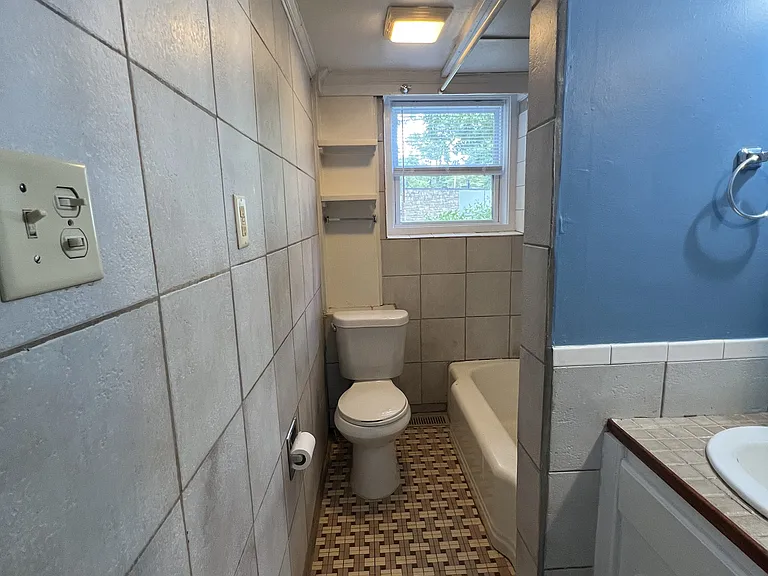 570 Denton Dr #B — Photo 10