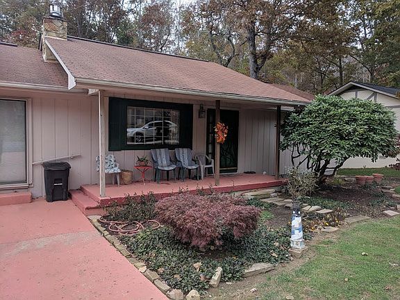 2nd image of 140 Jasper Dr
