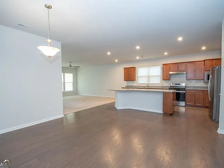 147 Soundview Trce — Photo 13