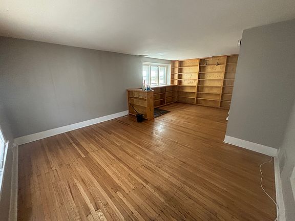 2nd image of 310 Crestwood Ave #1