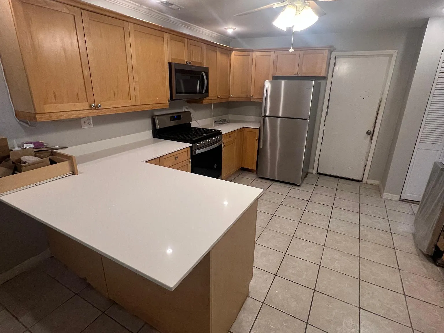 1 bed, 900 sqft, $1,950 — Photo 3