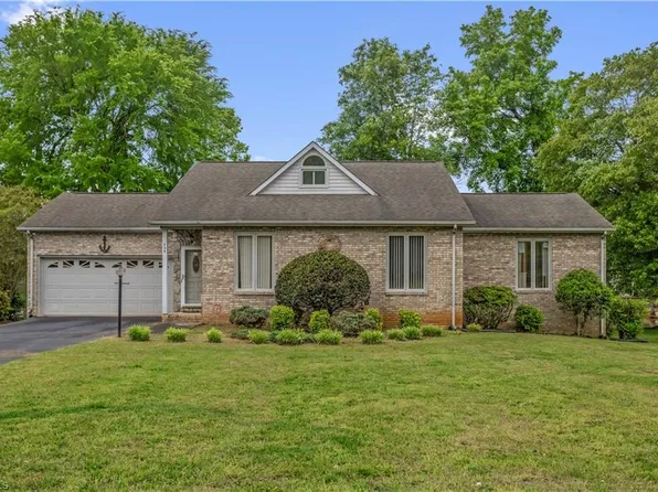 235 Pebble Point Rd, Salisbury, NC 28146