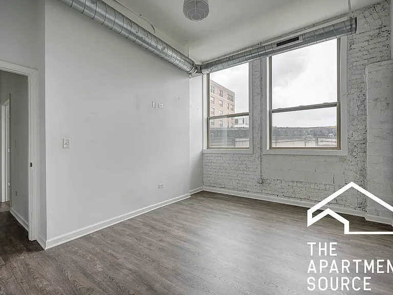 930 W Dakin St #2 — Photo 10