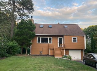 11 Estwick Pl, Stamford, CT 06907