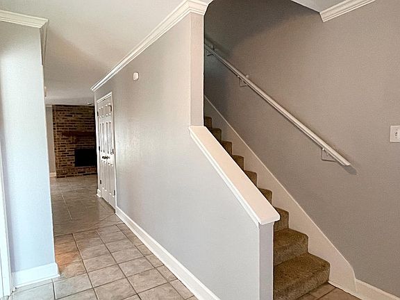 2nd image of 3065 Willow Pl #C
