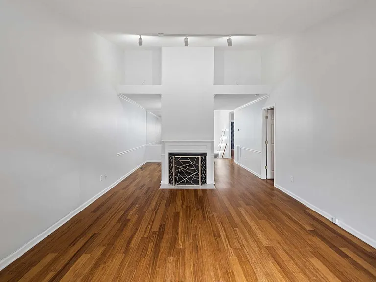 135 Pepper Ridge Cir — Photo 12