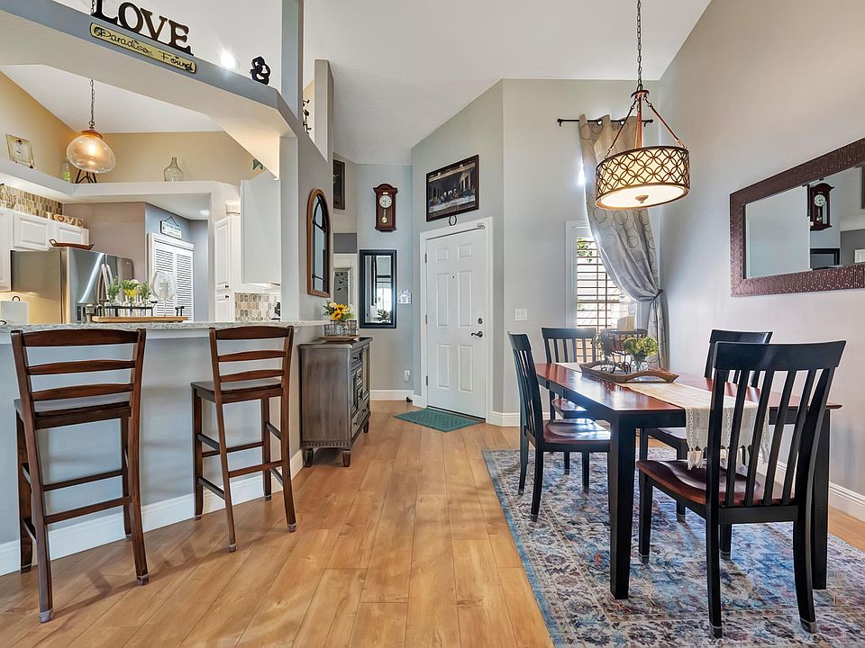 1st image of 602 Muirfield Court