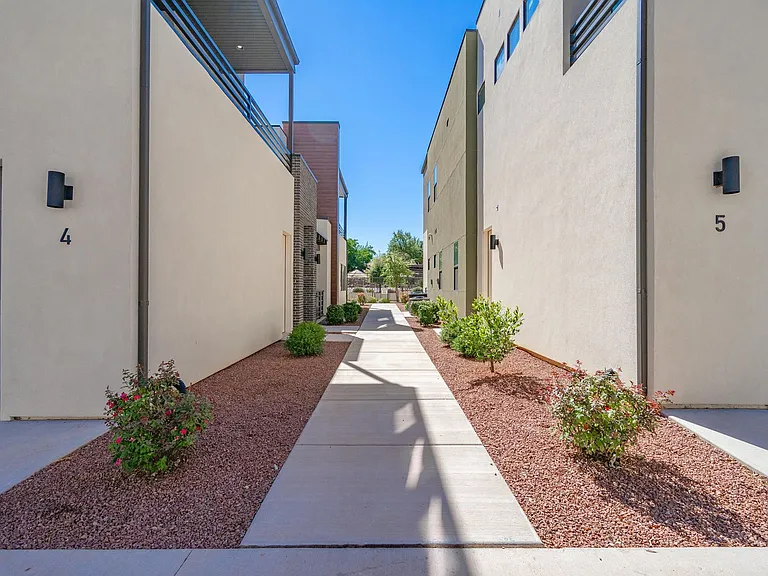 3080 S Bloomington Dr #6 — Photo 3