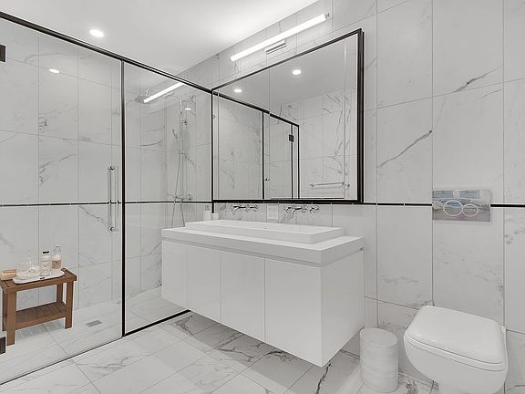 5th image of 427 E 90th St #3B