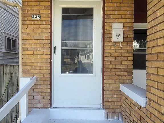 3rd image of 238 Kenilworth Ave