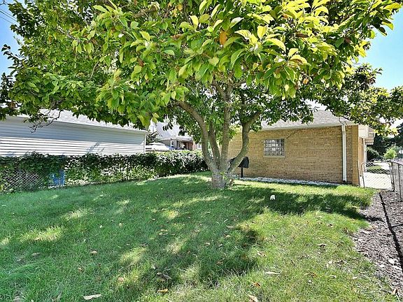 4th image of 6324 W Diversey Ave