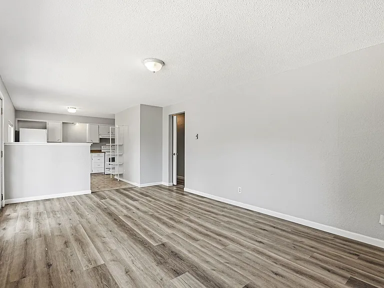 11212 Sheridan Ave S #A — Photo 25