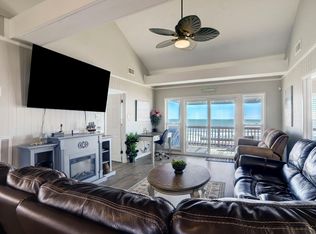 814 Beach Dr, Surfside Beach, TX 77541