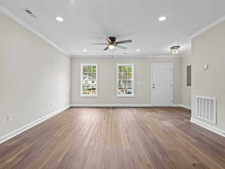 122 Laura Ln — Photo 14