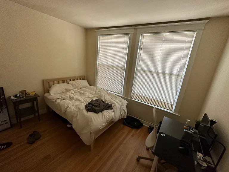 2711 N Kenmore Ave — Photo 10
