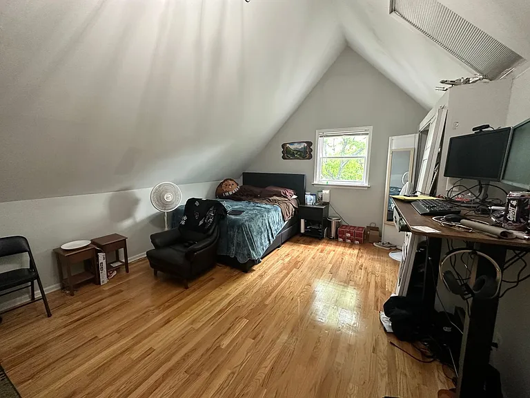 1120 W Roscoe St — Photo 14