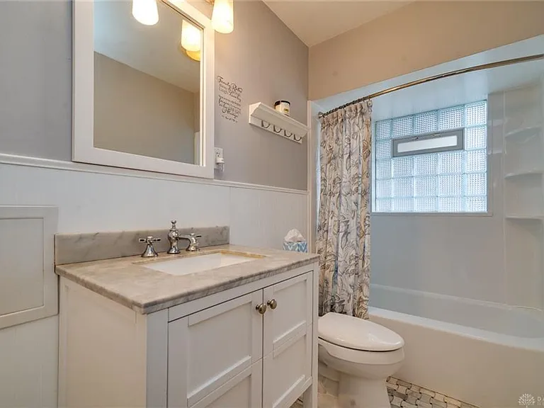 314 Beverly Pl — Photo 18