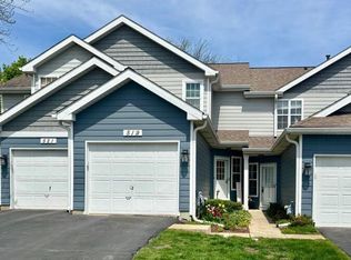 519 Woodcrest Dr, Mundelein, IL 60060