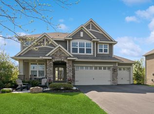 2570 Fieldstone Dr, Victoria, MN 55386