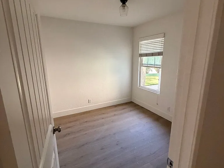 169 Ely St — Photo 10