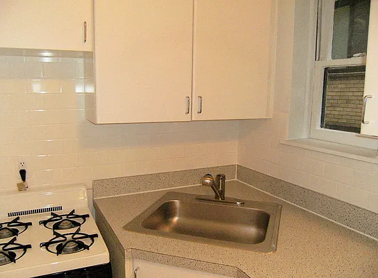 Rented by City Connections Realty | media 27