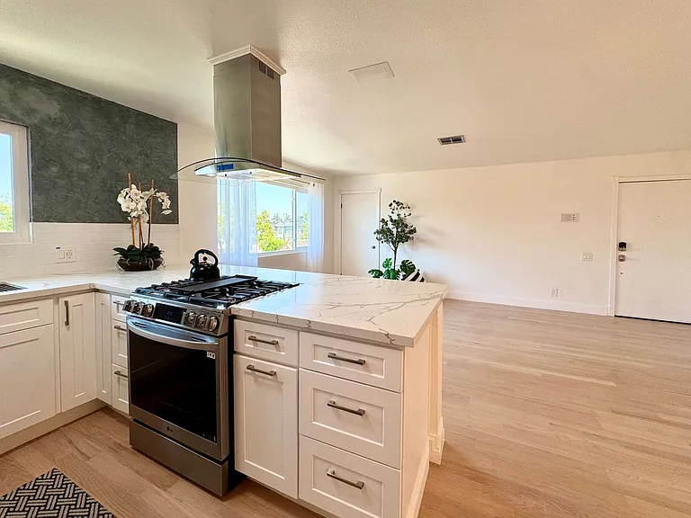 604 E Orange Grove Ave — Photo 46