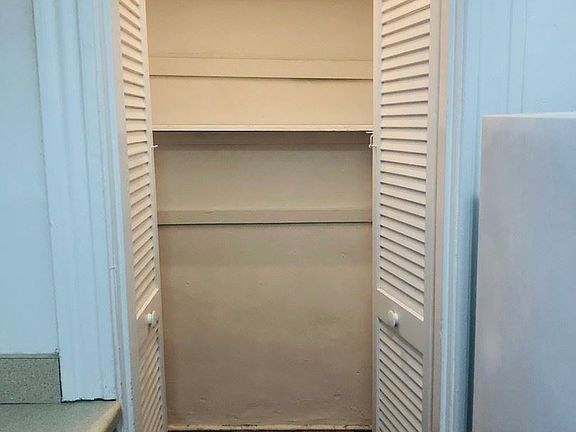 5th image of 3100 Stuart Ave APT 01