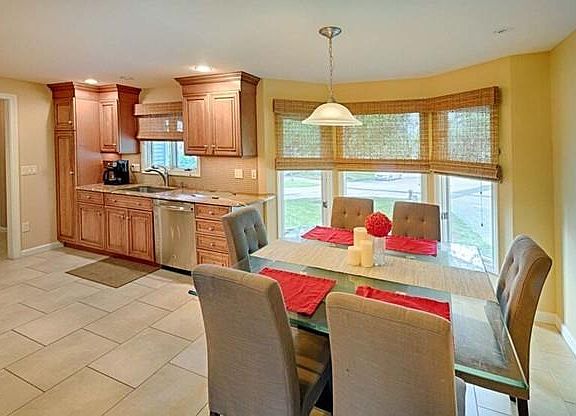 2nd image of 290 Island St #290
