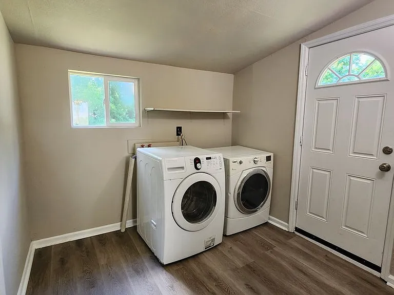 112 Davis Ave — Photo 13