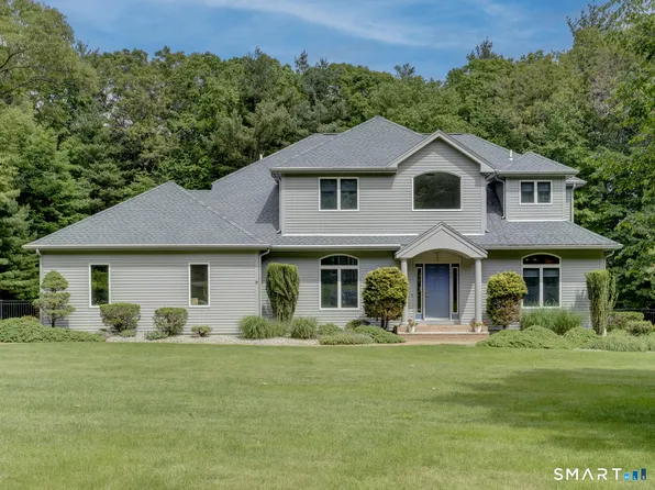 32 Avebury Lane, Tolland, CT 06084