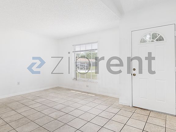 3rd image of 2750 Gramercy Dr