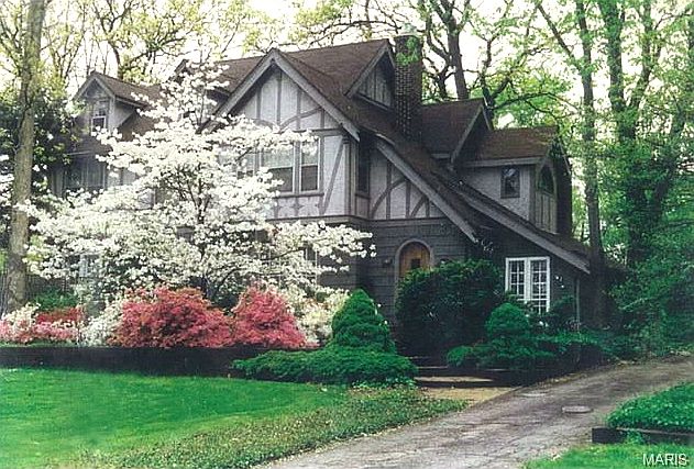 733 Sherwood