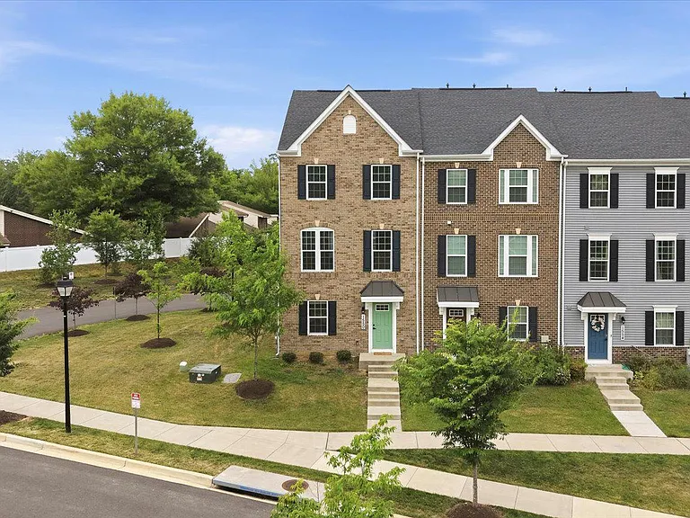 1550 Adamson Way — Photo 1