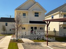 2002 W 2nd St