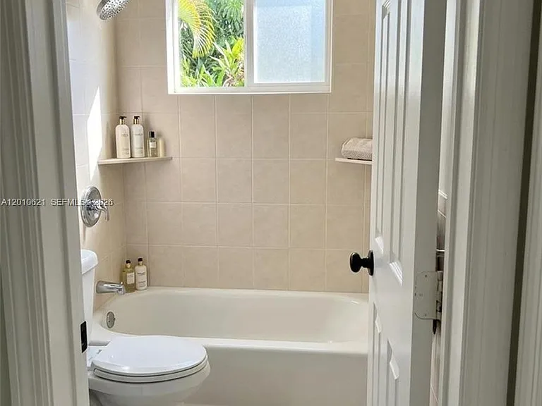 2412 SW 11th St #1 — Photo 9