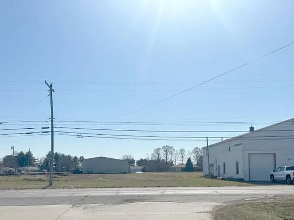 Pt Of 1500 Main St, Fairfield, IL 62837