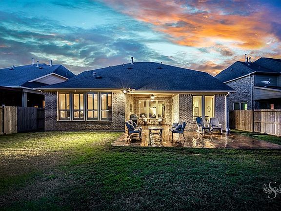 3rd image of 5535 Cedar Elm Ln