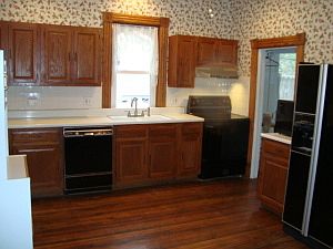 4th image of 694 Bateman St