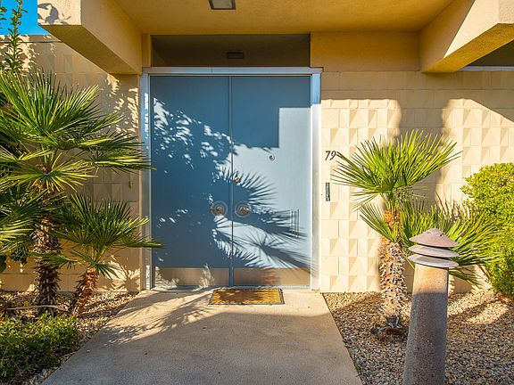 3rd image of 79 Westlake Cir
