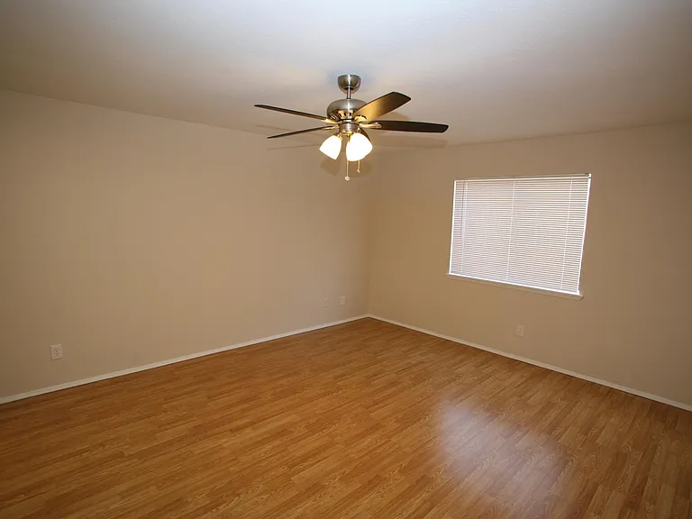 1332 Milford Dr — Photo 14