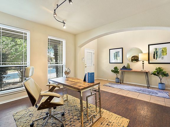 3rd image of 1901 Melissa Oaks Ln