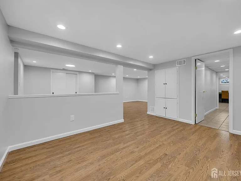 1430 Kearney Dr — Photo 32