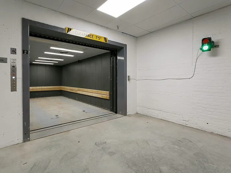 6020 Hudson Ave — Photo 13