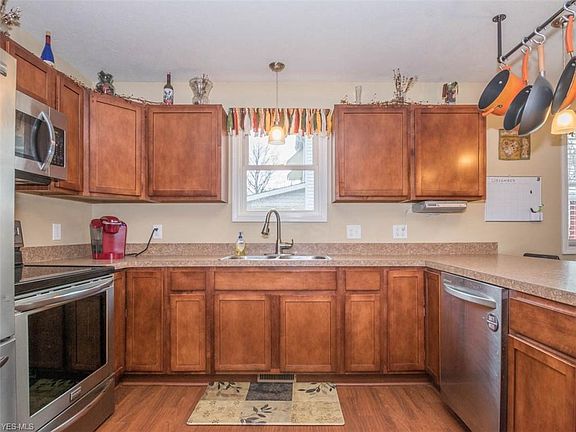 3rd image of 518 S Union Ave