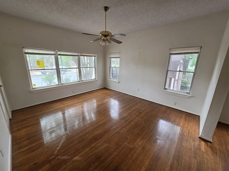 1226 W Gray St #2 — Photo 6