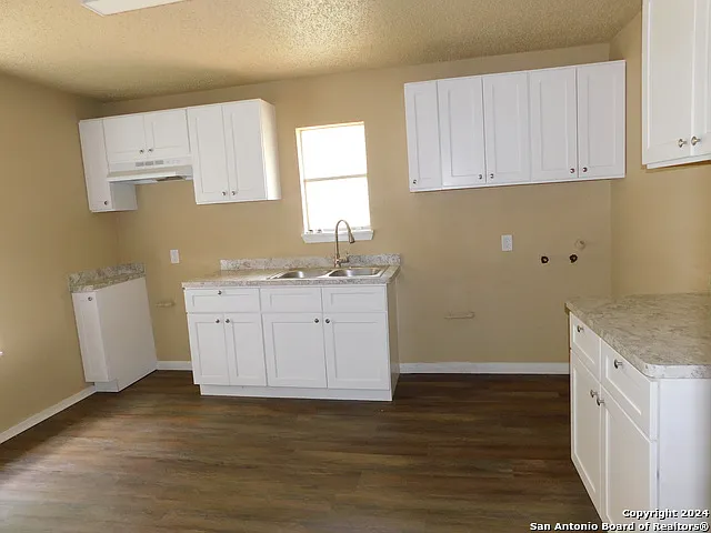 9017 Garnett Ave — Photo 5