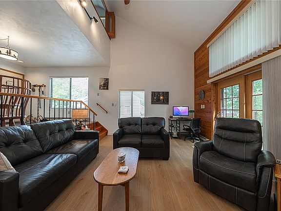 4th image of 1491 Saddler Way