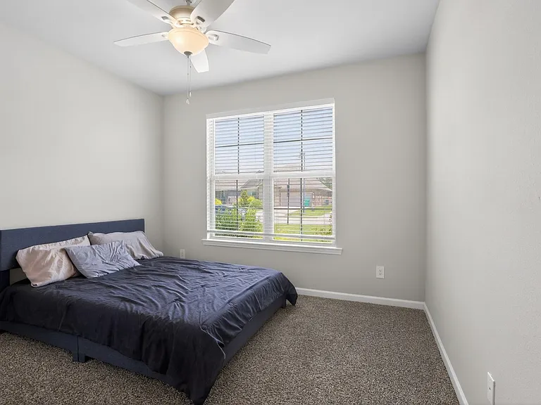 1708 Sawgrass Dr — Photo 16