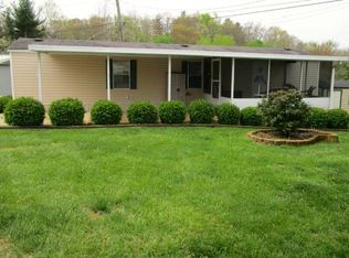 52 Pine Ave, Franklin, NC 28734