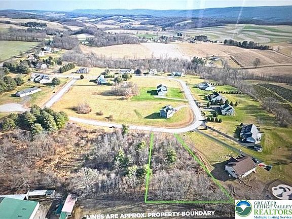4th image of 16 Ricks Rd